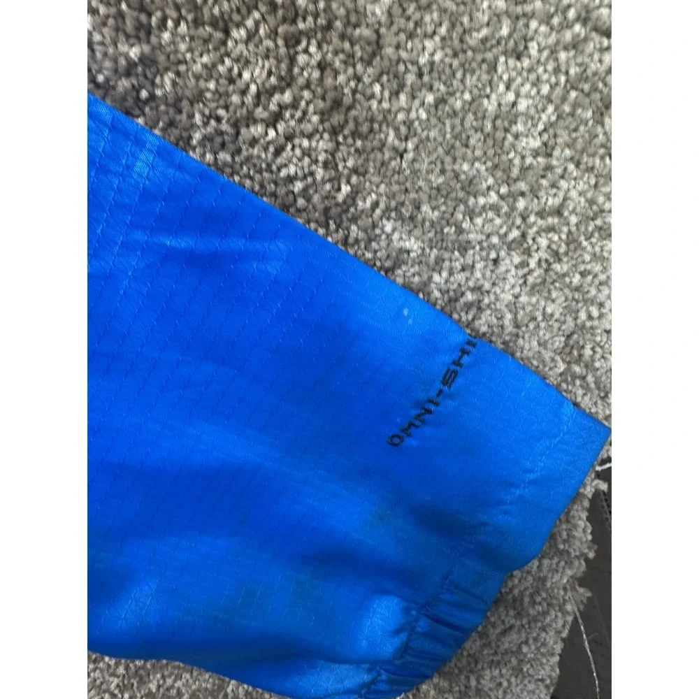 Columbia this windbreaker